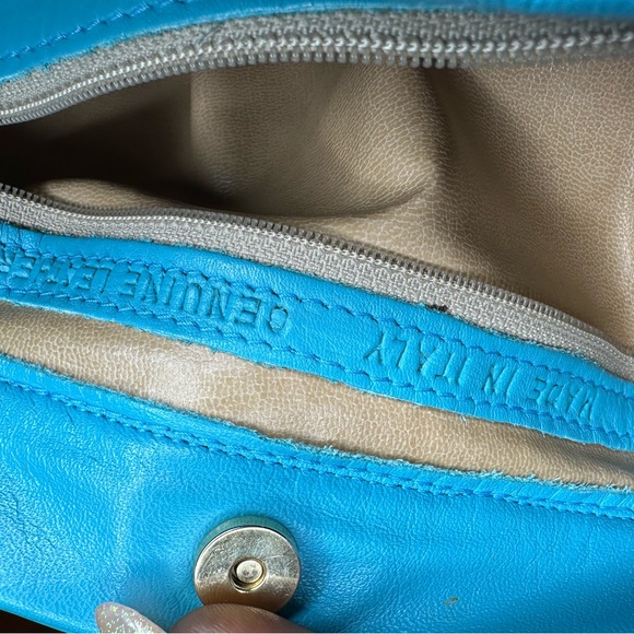 Woodward and Lothrop Turquoise Leather Handbag - Picture 2 of 13